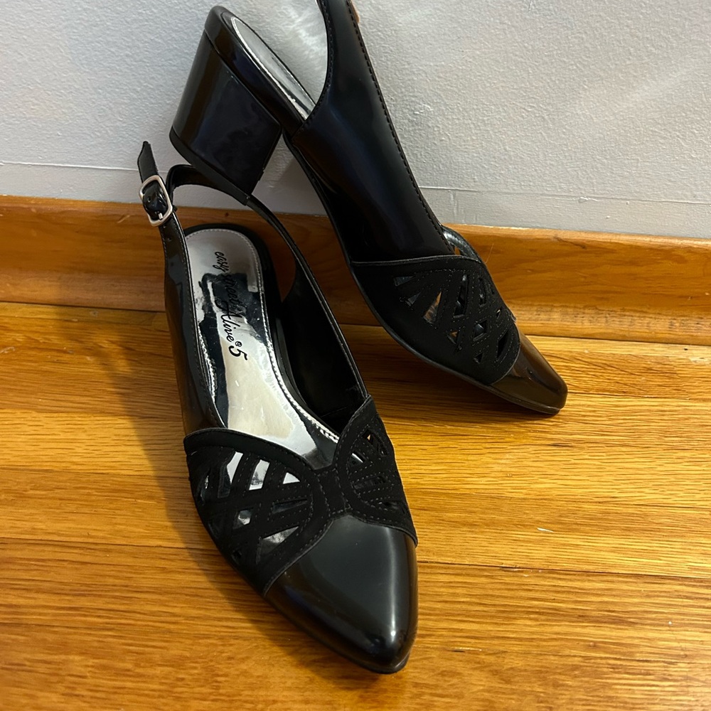 Easy Street Black Slingback Heels